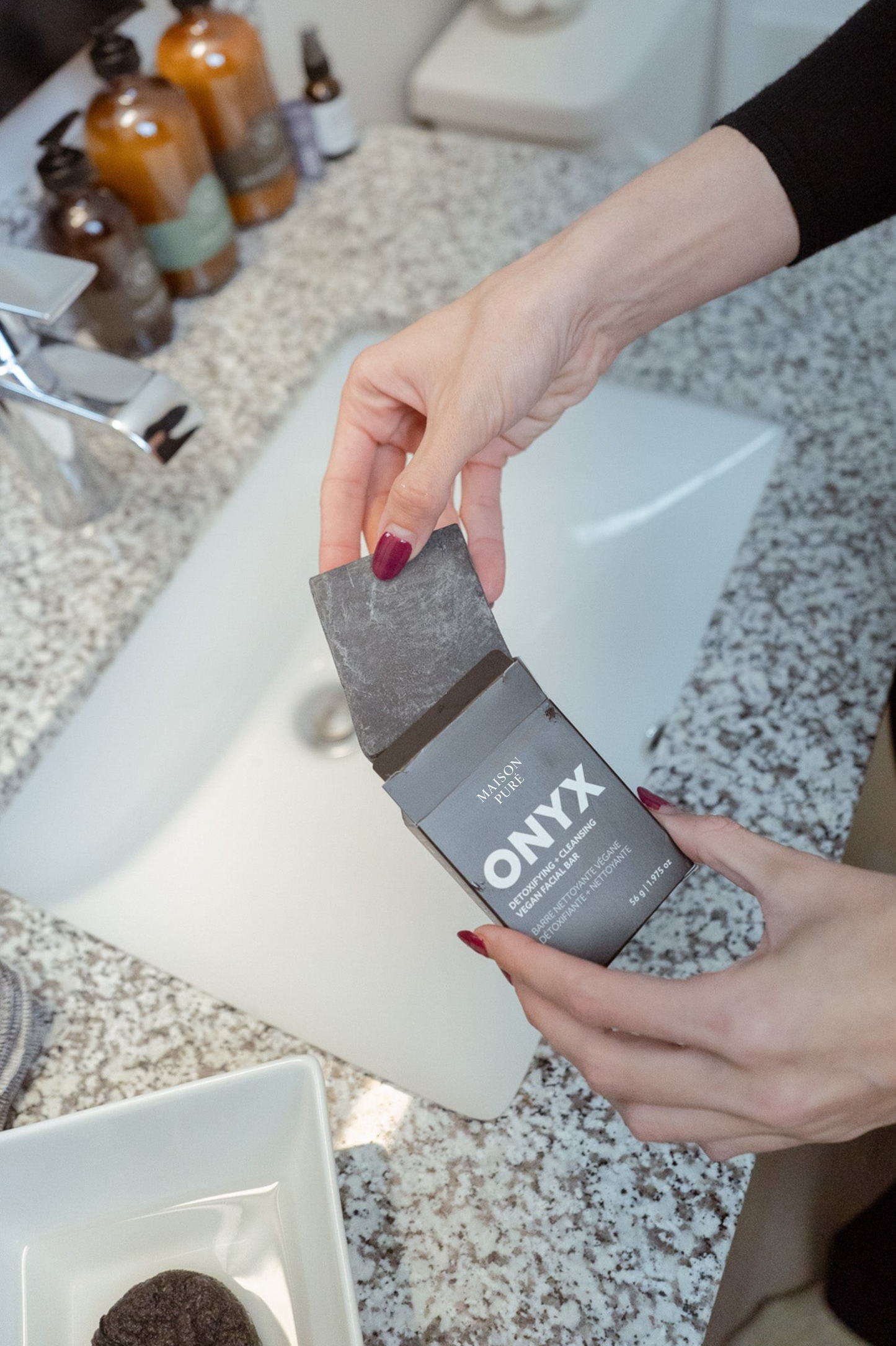 SOLID SILK ONYX - Facial Cleansing Bar